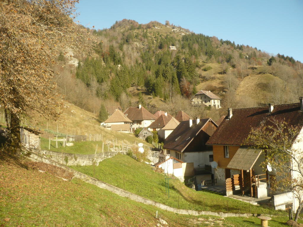 La Chouette à l'heure du Pinson Acomodação com café da manhã Saint-Pierre-d'Entremont  Exterior foto