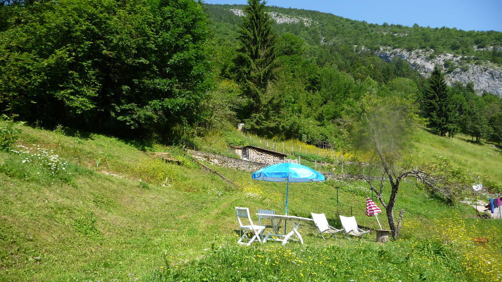 La Chouette à l'heure du Pinson Acomodação com café da manhã Saint-Pierre-d'Entremont  Exterior foto