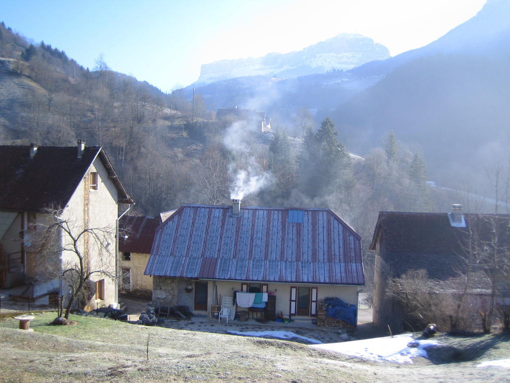 La Chouette à l'heure du Pinson Acomodação com café da manhã Saint-Pierre-d'Entremont  Exterior foto
